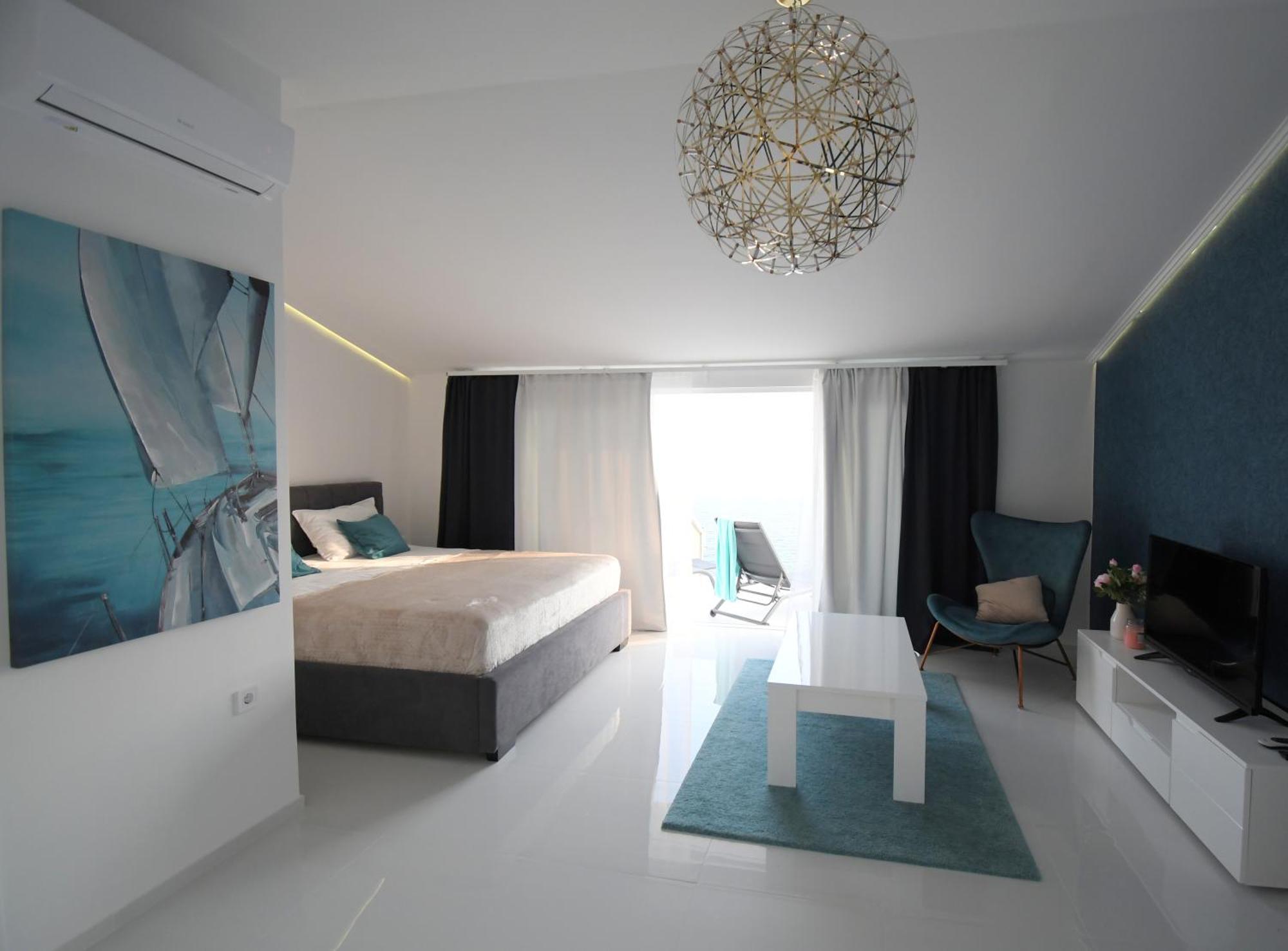 Villa Chill & Lux - 20m To The Sea Trogir